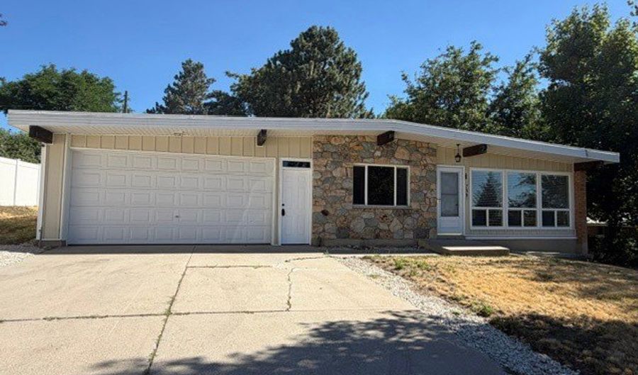 756 E 400 N, Bountiful, UT 84010 - 3 Beds, 2 Bath