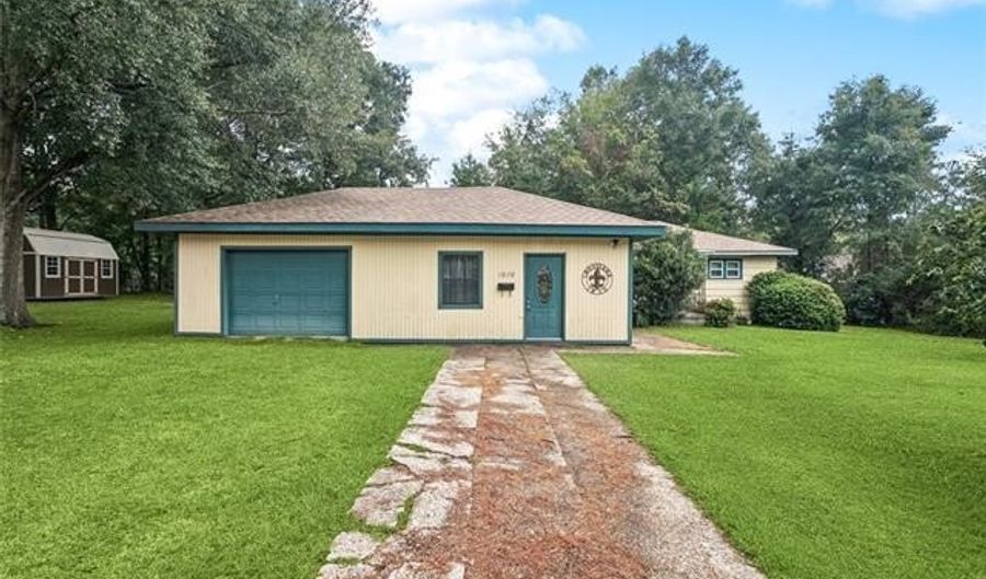 1020 AVENUE H Ave, Bogalusa, LA 70427 - 4 Beds, 2 Bath