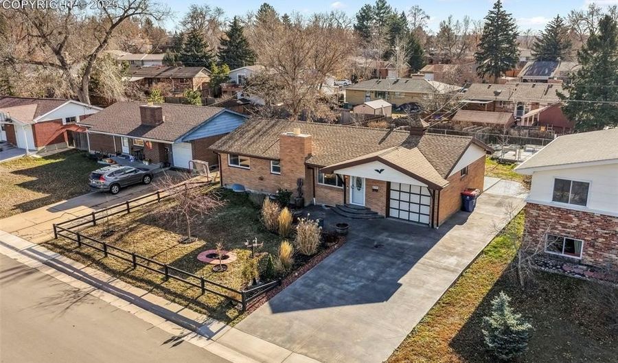 870 Hemlock Way, Broomfield, CO 80020 - 3 Beds, 2 Bath