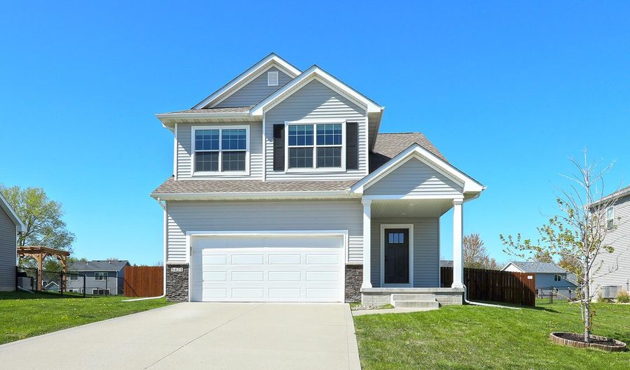 5421 Rowling Dr, Ames, IA 50014 - 4 Beds, 4 Bath