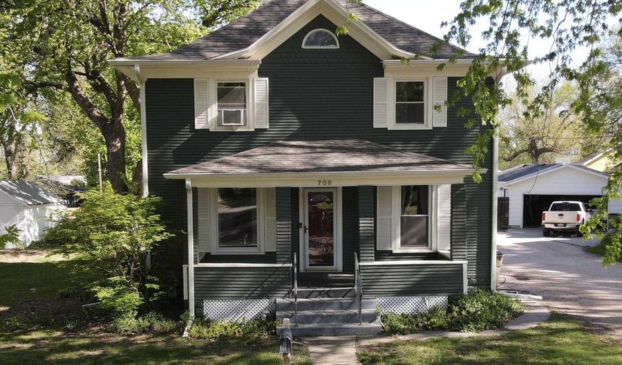 709 N St, Aurora, NE 68818 - 3 Beds, 2 Bath