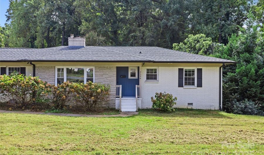 2538 Arnold Dr E, Charlotte, NC 28205 - 3 Beds, 2 Bath