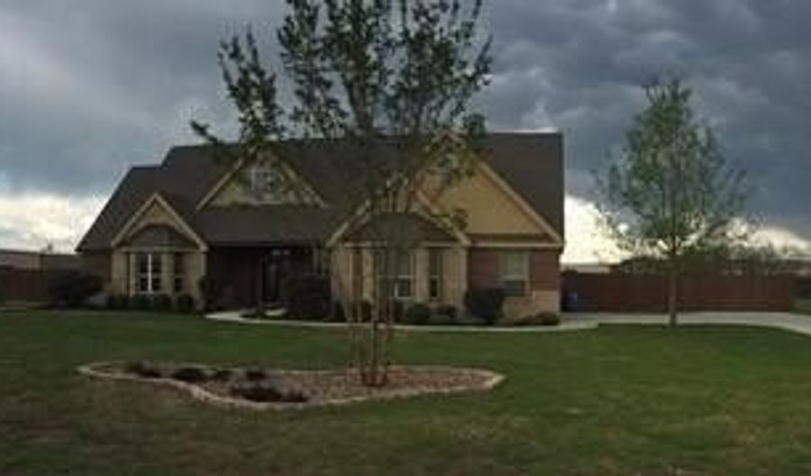 433 Apple Blossom Dr, Abilene, TX 79602 - 4 Beds, 3 Bath
