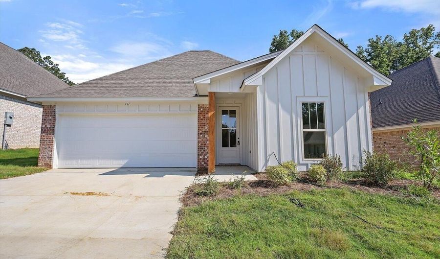 107 Hyde Park Dr, Brandon, MS 39042 - 3 Beds, 2 Bath