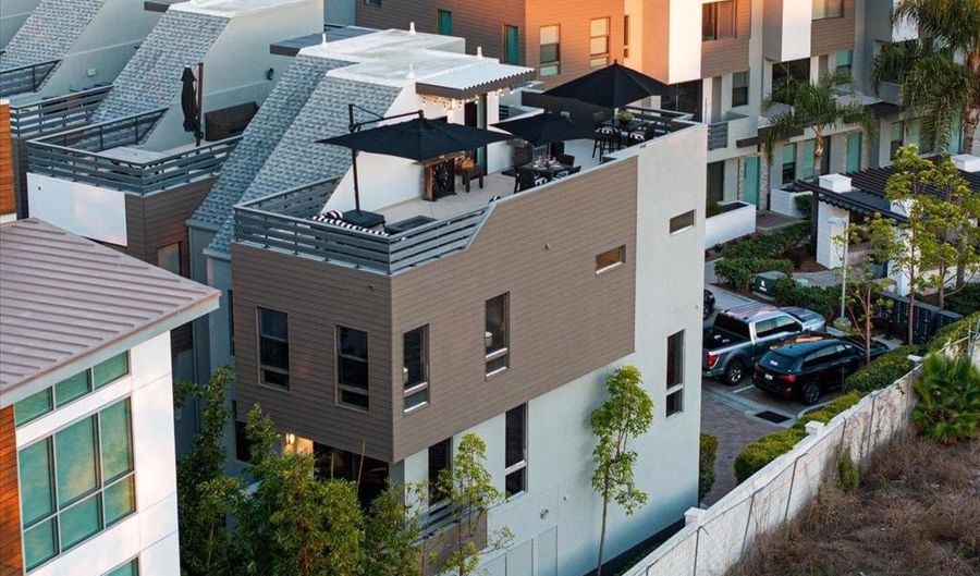 2517 State St, Carlsbad, CA 92008 - 2 Beds, 4 Bath