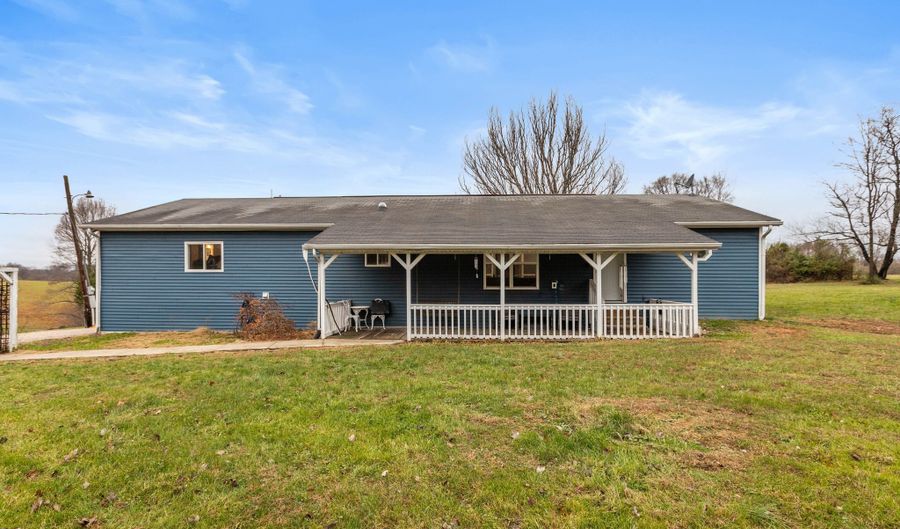 5195 E State Road 54, Bloomfield, IN 47424 - 3 Beds, 3 Bath