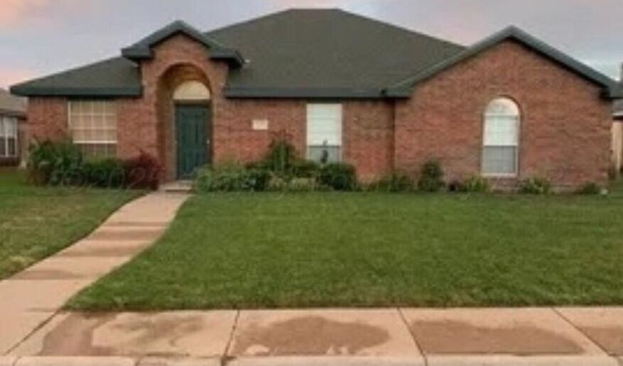 7007 COVENANT Ln, Amarillo, TX 79109 - 4 Beds, 2 Bath