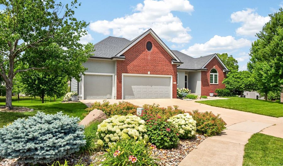 506 NE 19th Ct, Ankeny, IA 50021 - 4 Beds, 4 Bath