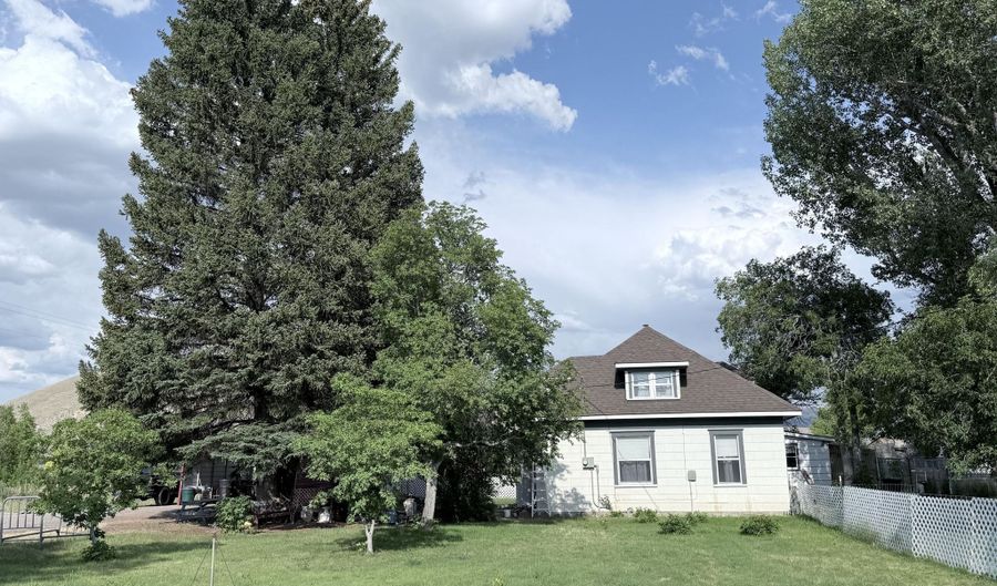 501 SAGE St, Cokeville, WY 83114 - 4 Beds, 1 Bath
