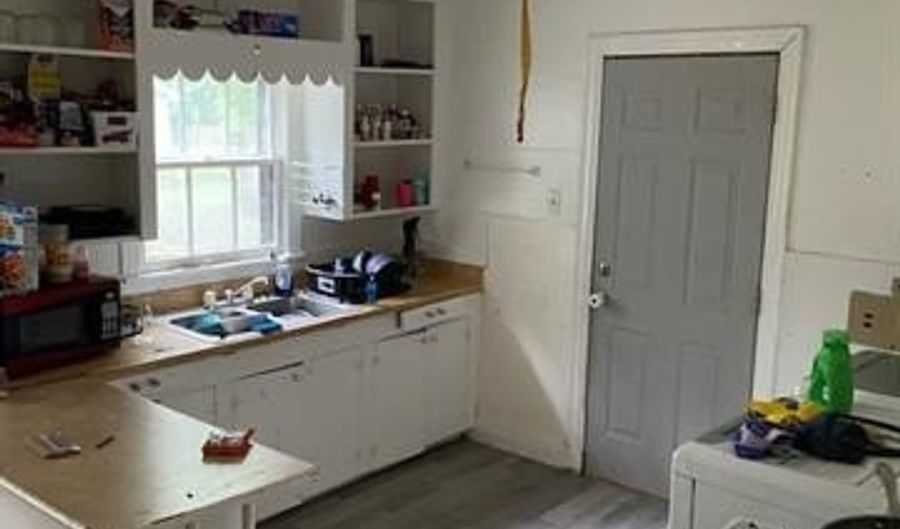 3106 LAUREL St, Pineville, LA 71301 - 2 Beds, 1 Bath