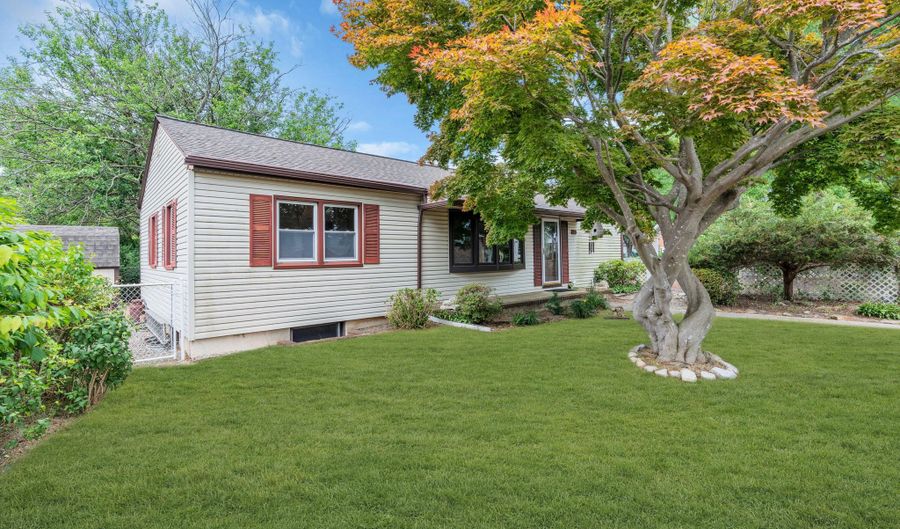 73 Locker St, Beachwood, NJ 08722 - 3 Beds, 1 Bath