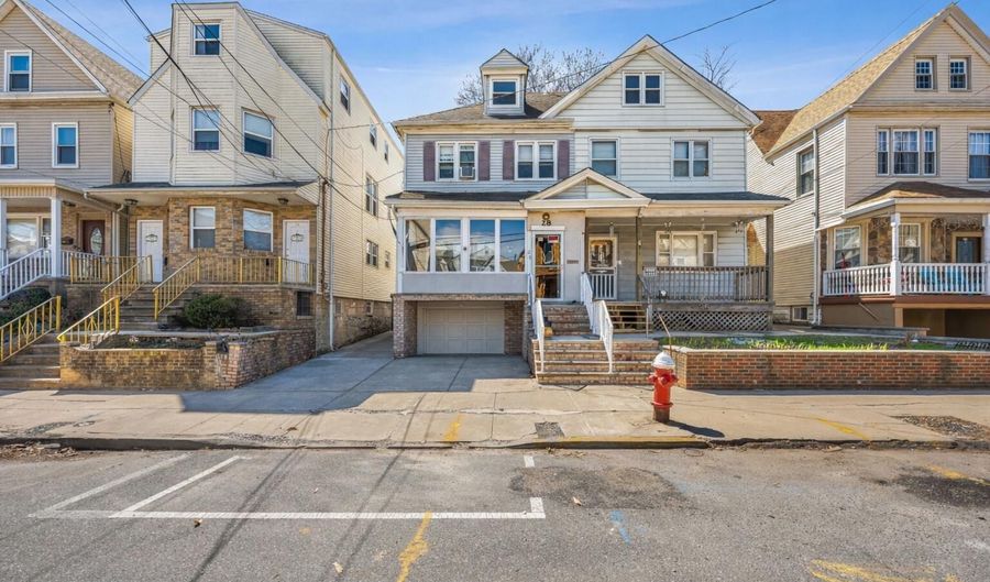 28 Willow St, Bayonne, NJ 07002 - 4 Beds, 4 Bath