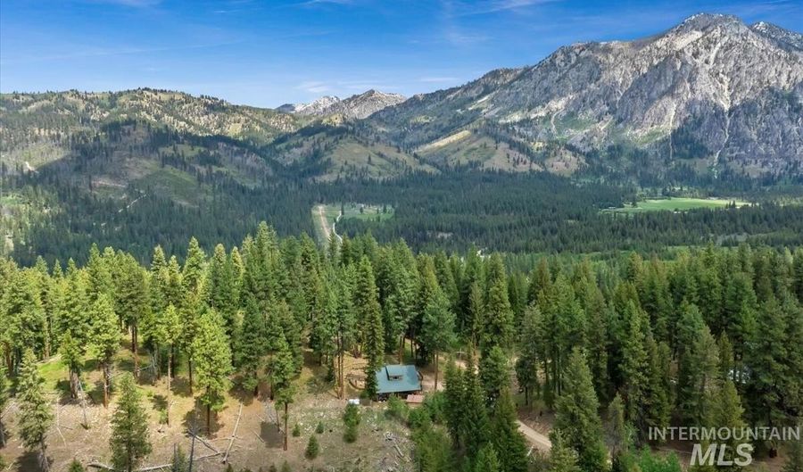 150 W Yuba Vista Dr, Atlanta, ID 83716 - 2 Beds, 2 Bath