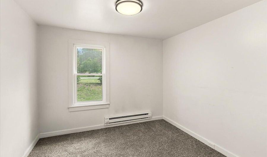47 Wayne St, Allegan, MI 49010 - 3 Beds, 1 Bath