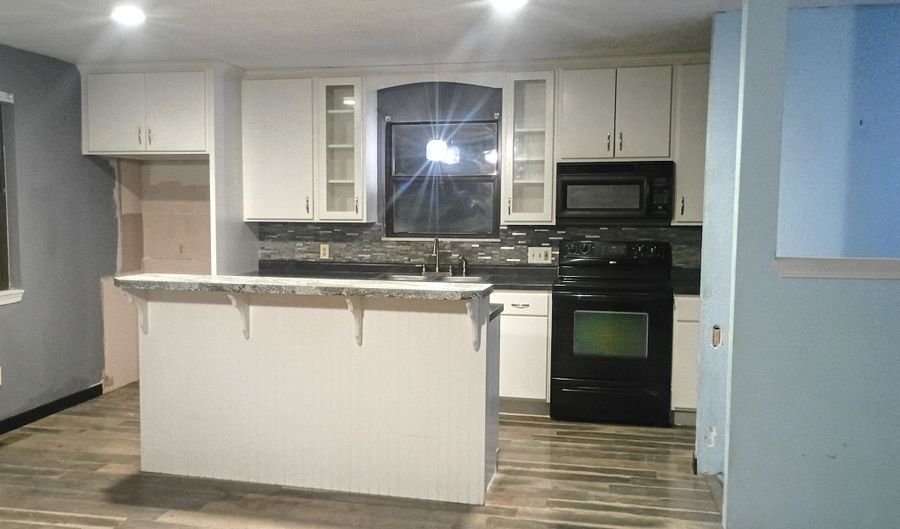 935 N Wirth St, Augusta, KS 67010 - 3 Beds, 2 Bath