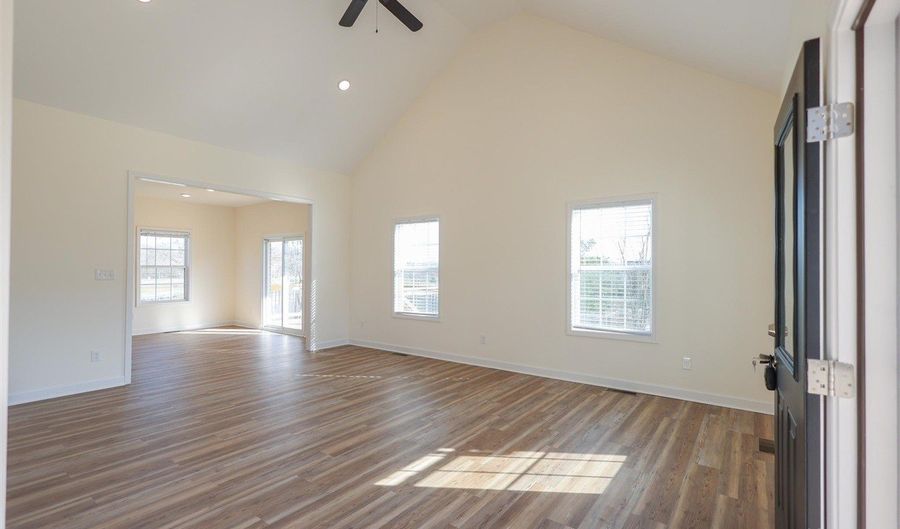 7251 Hilliard Ct, Alvaton, KY 42122 - 4 Beds, 3 Bath