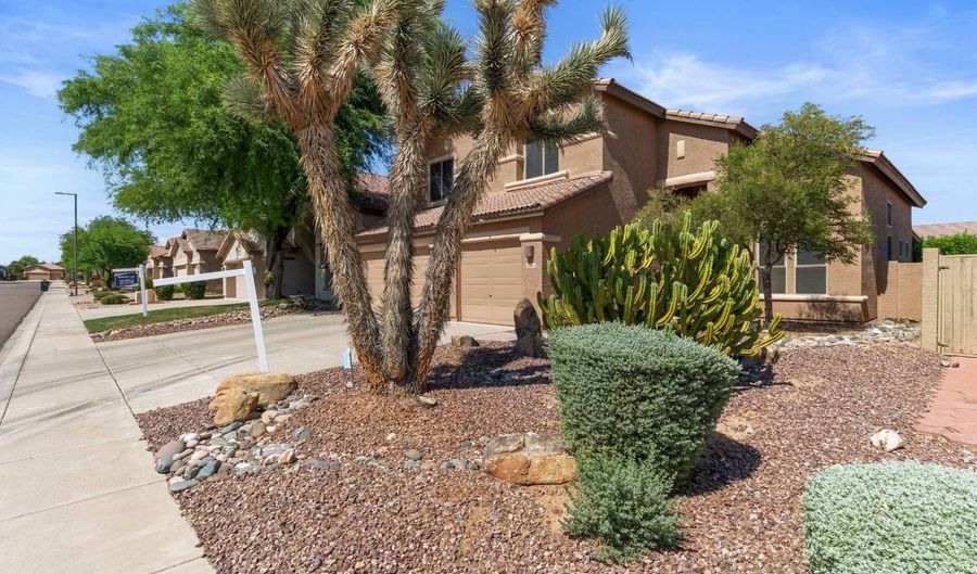 26641 N 42nd St, Cave Creek, AZ 85331 - 5 Beds, 3 Bath