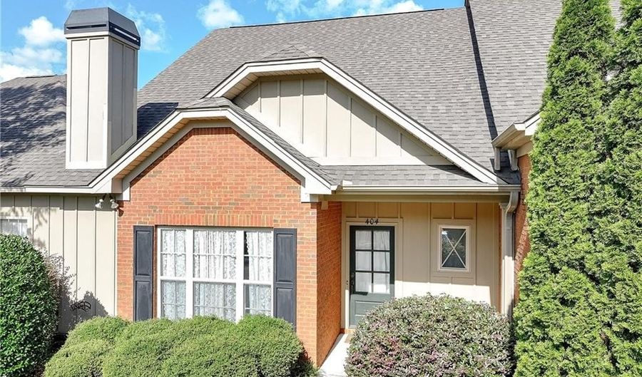 1630 ACADEMY Dr, Auburn, AL 36830 - 3 Beds, 3 Bath
