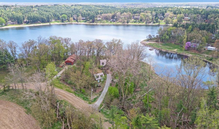 575 Lane 100 Pine Canyon Lk, Angola, IN 46703 - 5 Beds, 3 Bath