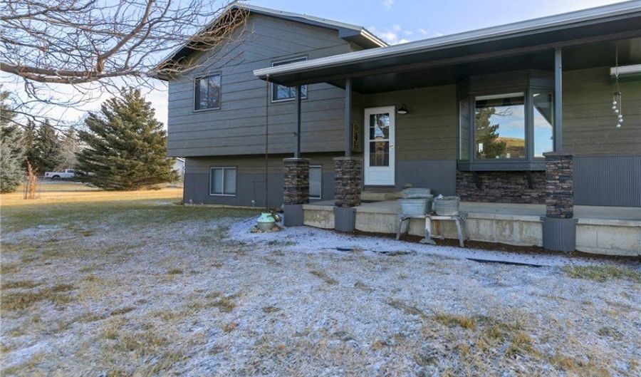 27 Rosebud Rd, Absarokee, MT 59001 - 4 Beds, 3 Bath