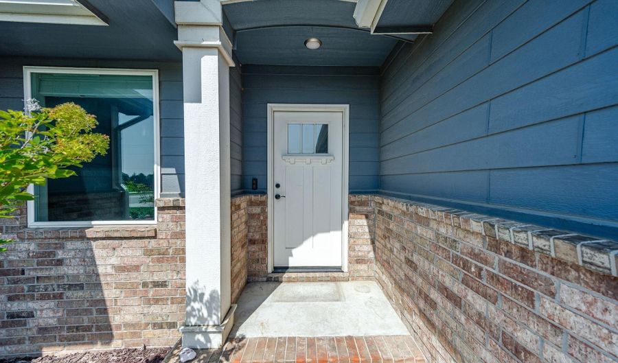 2018 E Clover Ct, Andover, KS 67002 - 5 Beds, 3 Bath