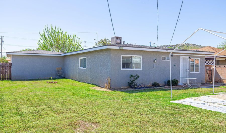 38915 Foxholm Dr, Palmdale, CA 93551 - 3 Beds, 2 Bath