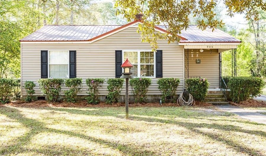908 ELEVENTH Ave, Albany, GA 31701 - 3 Beds, 1 Bath