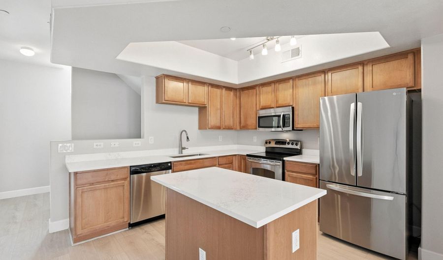 900 S 94TH St 1087, Chandler, AZ 85224 - 2 Beds, 3 Bath