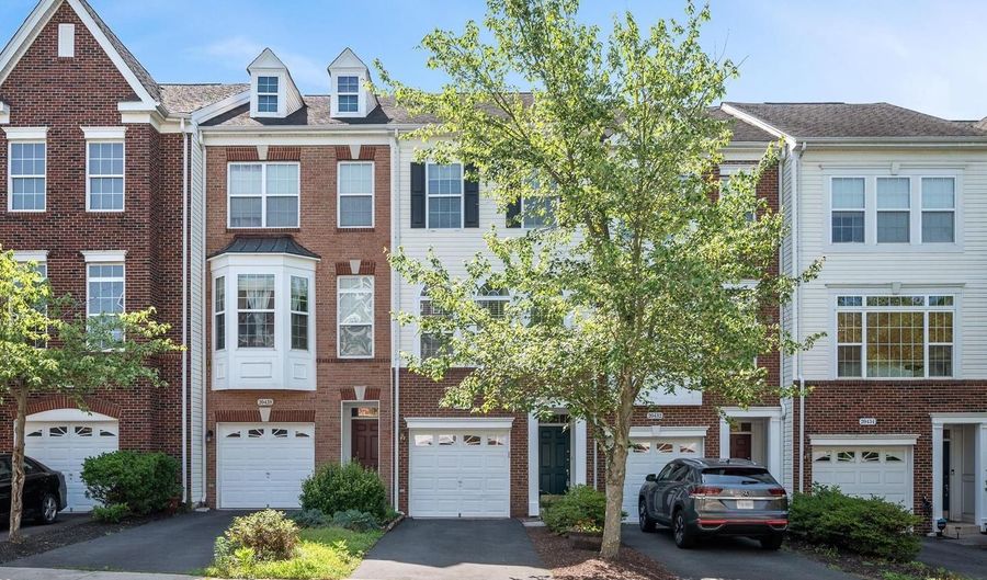 20430 CHETWOOD Ter, Ashburn, VA 20147 - 2 Beds, 3 Bath