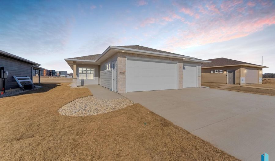 2316 E Tinley St, Brandon, SD 57005 - 2 Beds, 2 Bath