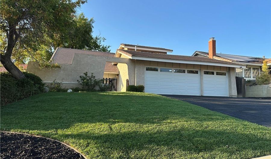 28825 Barragan St, Agoura Hills, CA 91301 - 4 Beds, 3 Bath