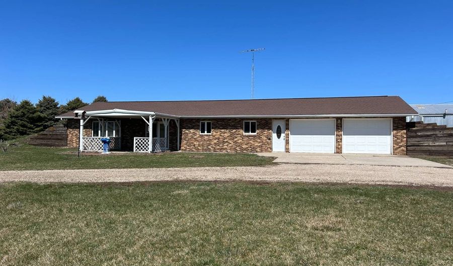 6581 240th St, Arthur, IA 51431 - 2 Beds, 2 Bath