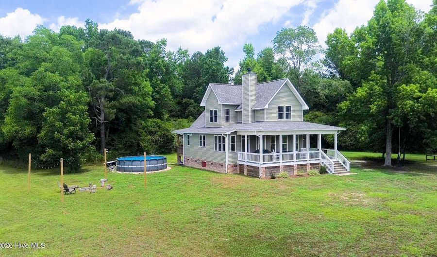 708 N Sunset St, Atkinson, NC 28421 - 3 Beds, 4 Bath