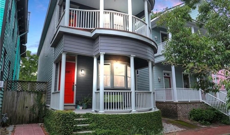 309 E Duffy St, Savannah, GA 31401 - 4 Beds, 2 Bath