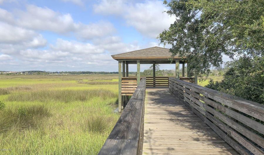 1396 MAIN St, Atlantic Beach, FL 32233 - 2 Beds, 2 Bath