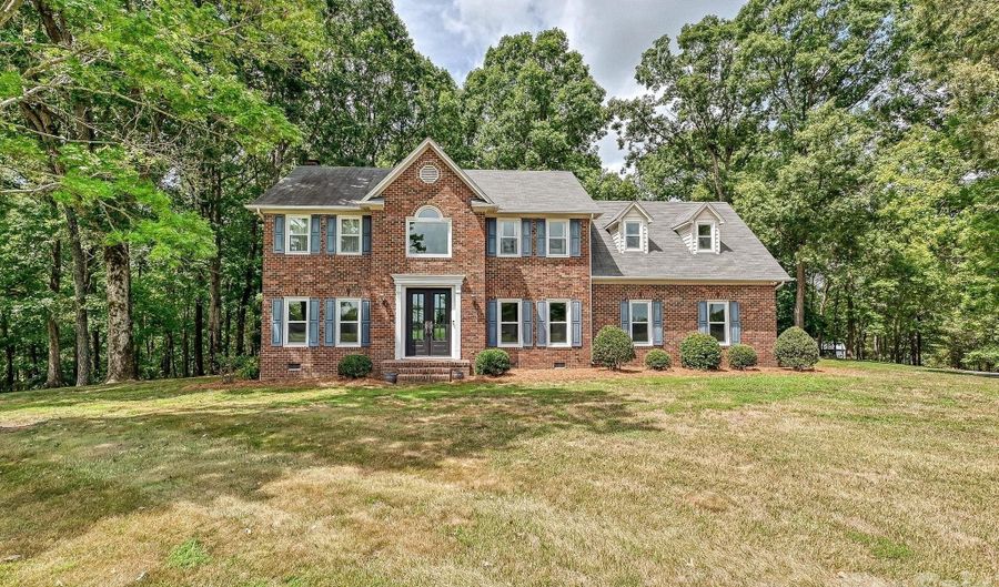 34272 Mabry Rd, Albemarle, NC 28001 - 3 Beds, 3 Bath