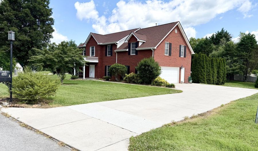 144 Cheshire Dr, Andersonville, TN 37705 - 5 Beds, 4 Bath