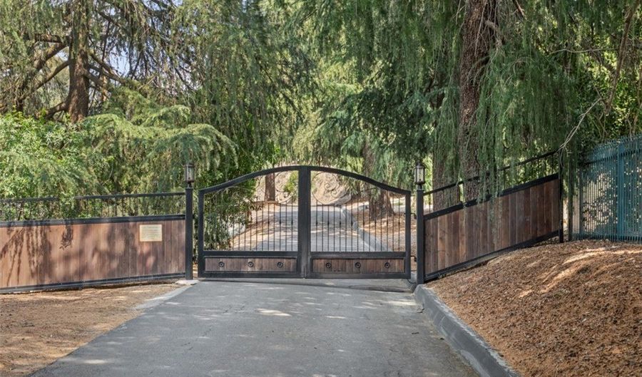 11707 Pendleton Rd, Yucaipa, CA 92399 - 4 Beds, 3 Bath