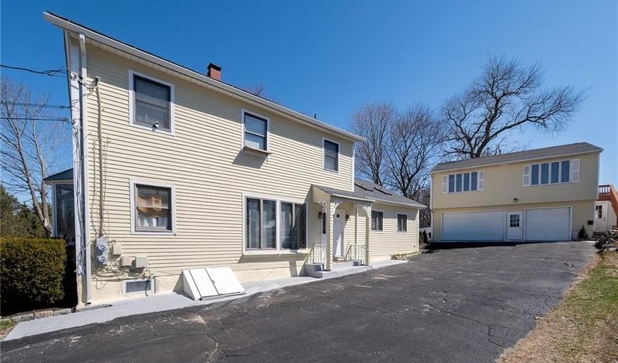 129 Simmonsville Ave, Johnston, RI 02919 - 5 Beds, 3 Bath
