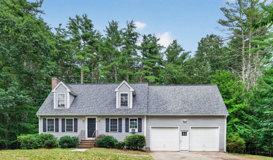 18 Ladd Rd, Brentwood, NH 03833 - 4 Beds, 3 Bath