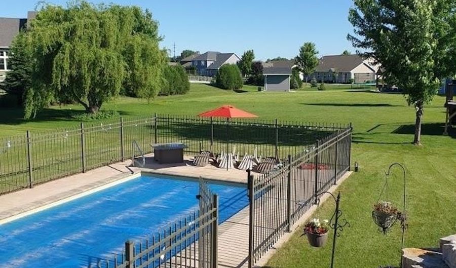 316 ALBERT Way, Appleton, WI 54915 - 4 Beds, 4 Bath