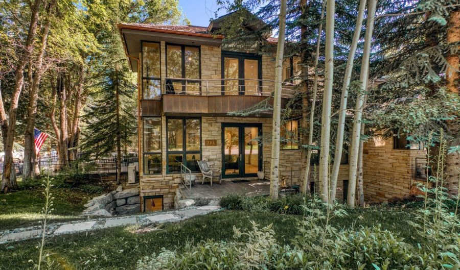 736 W Smuggler St, Aspen, CO 81611 - 4 Beds, 4 Bath