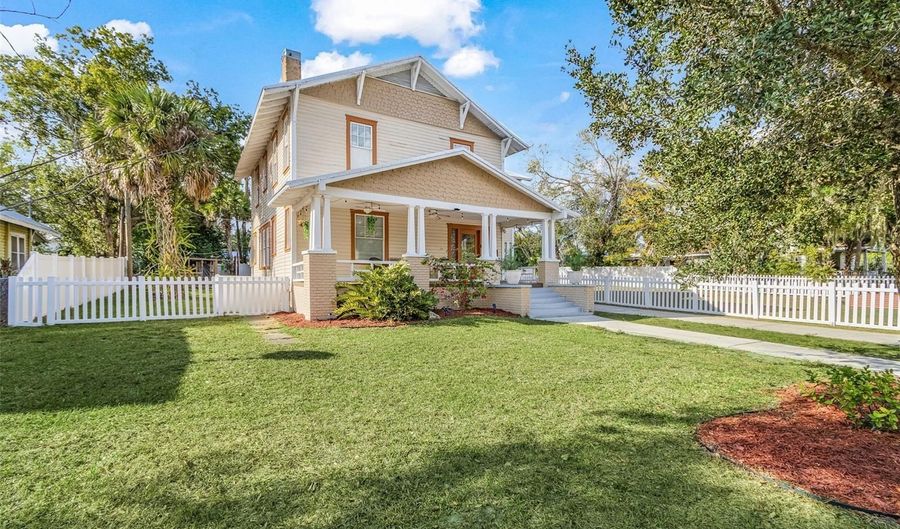 213 N MONROE Ave, Arcadia, FL 34266 - 4 Beds, 2 Bath