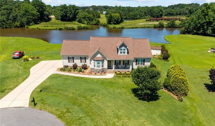 34 Westchester Ln, Angier, NC 27501 - 4 Beds, 3 Bath
