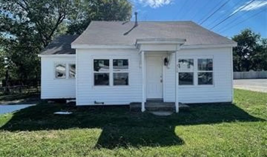 310 4th Ave SE, Ardmore, OK 73401 - 2 Beds, 1 Bath