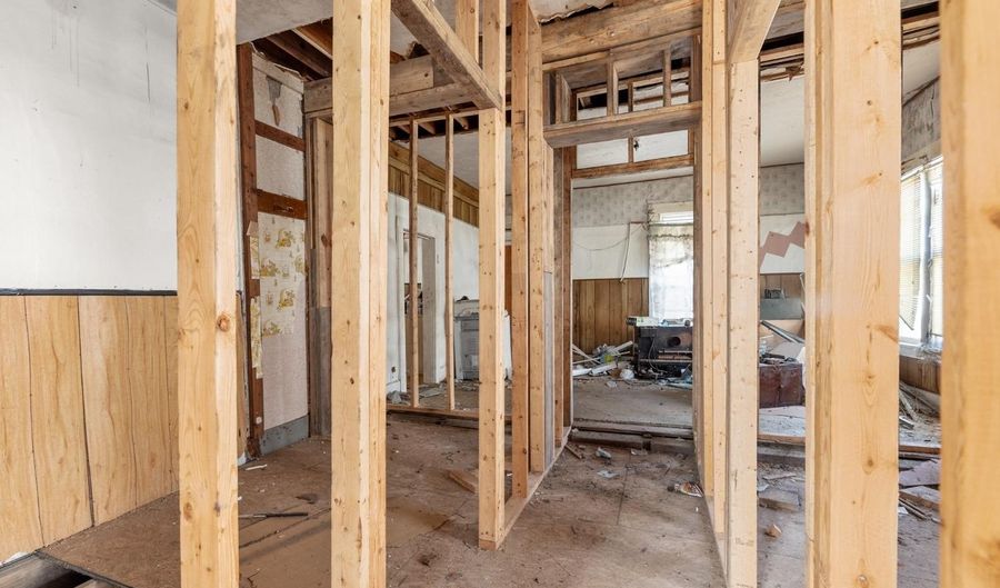 129 W Conwell St, Aurora, IN 47001 - 4 Beds, 1 Bath