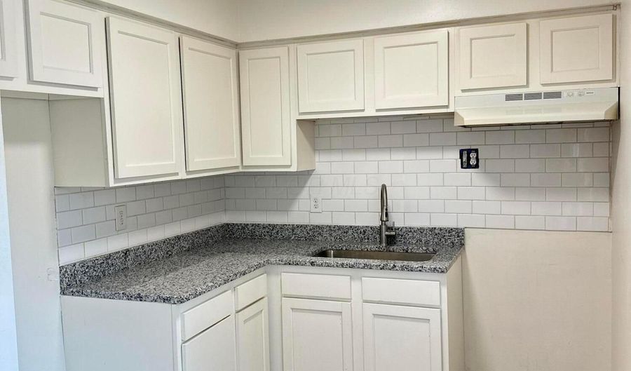 1133 McCarley Dr E, Columbus, OH 43228 - 2 Beds, 2 Bath