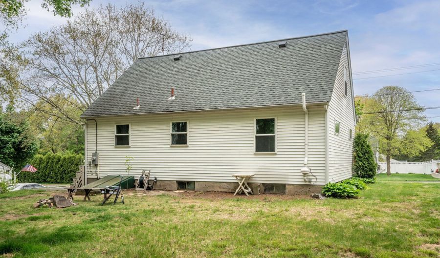 196 Shagbark Dr, Bristol, CT 06010 - 4 Beds, 1 Bath