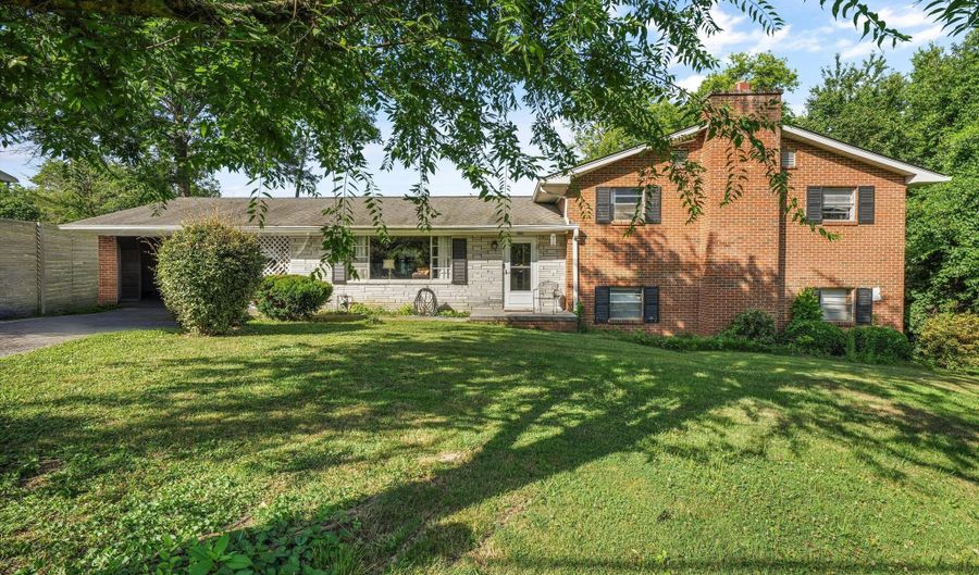 1061 S Linden Dr, Alcoa, TN 37701 - 3 Beds, 3 Bath