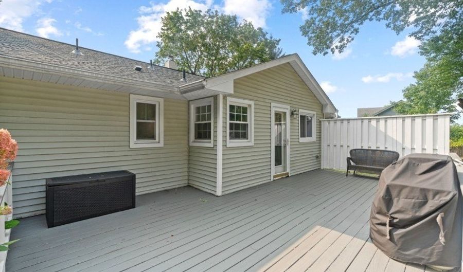 35 Skytop Rd, Andover, NJ 07860 - 3 Beds, 2 Bath